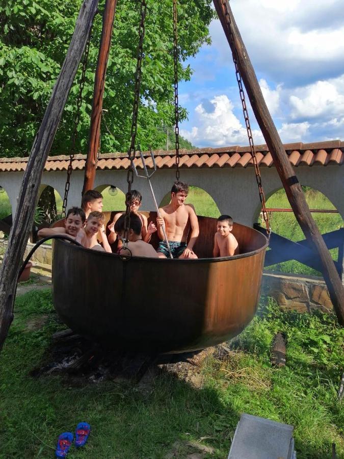 Family Hotel Virgin ريباريكا المظهر الخارجي الصورة